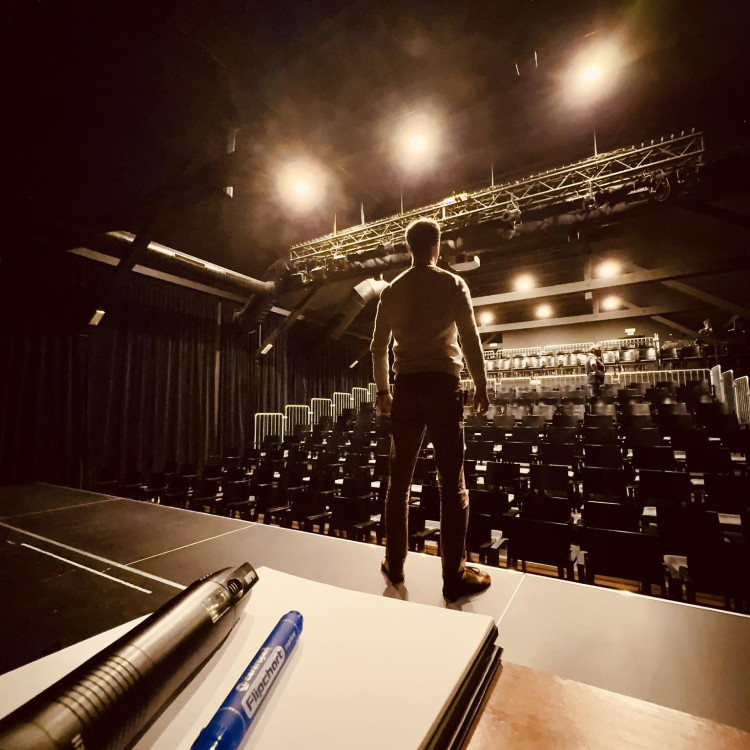 HYPNOTIZÉR: Večer, který změní váš svět 