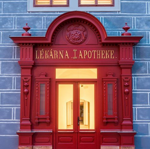 Prohlídky Zámecké lékárny – Pikantnosti z rožmberské knihovny