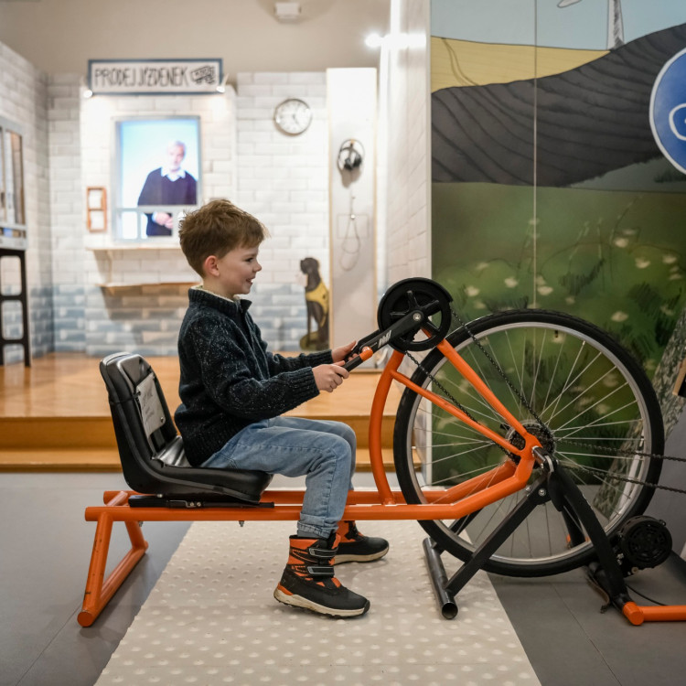 Výstava Lidé odvedle