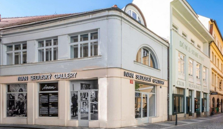 Ivan Sedlisky Gallery – nová galerie na Starém Městě s příběhem