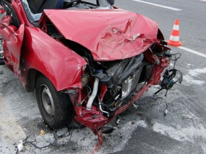 Při srážce osobního a nákladního auta na Českobudějovicku se zranil řidič