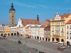 Českobudějovická Černá věž s opravenou vstupní věžičkou zahájí novou sezónu