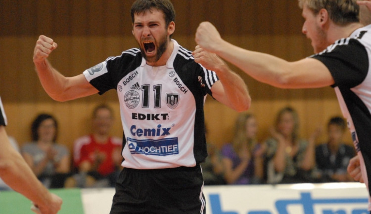 Univerzál Českých Budějovic Radek Motys se raduje z vítězství nad Příbramí.