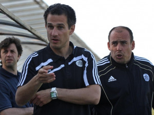 Trenérská dvojice juniorky Dynama Jiří Lerch (vpravo) a Martin Vozábal