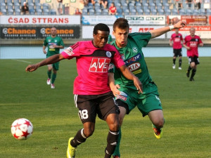 Fernando Tobias Hudson v souboji s Jakubem Štochlem