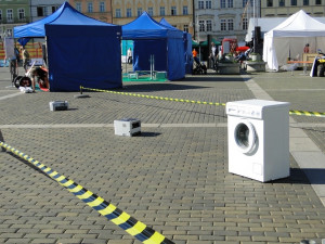 Hod mobilem - vzpírání
