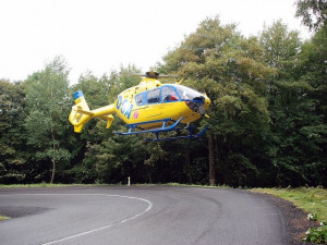 Řidiče osobního auta po srážce s Tatrou na Českokrumlovsku transportoval vrtulník do nemocnice