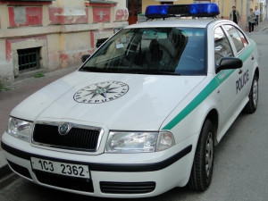 Okradl ženu na ulici, zakrátko ho však zadrželi policisté.