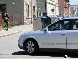 bouračka v ulici Matice Školské a Generála Svobody 6