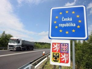 Rakousko dočasně zavádí na svých hranicích celní kontroly