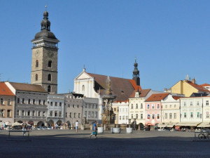 Ostře sledovaný tajemník.