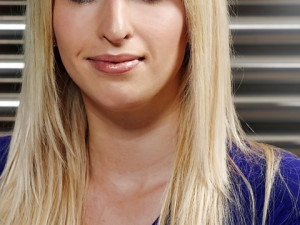 Hlasuj pro Zdenku Hartmanovou na 9060609 ve formátu: MR 9