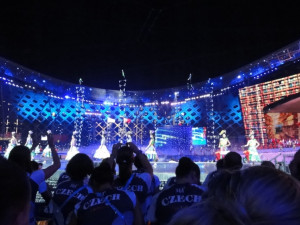 Na stadionu byla k vidění spousta překrásných světelných a uměleckých scén