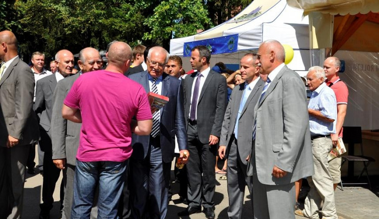 Země Živitelka 2011: brány otevřeny, agrosalon zahájen.