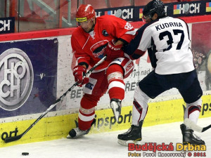 Andrej Kudrna blokuje Milana Gulaše