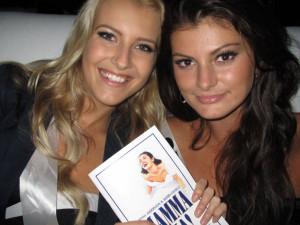 Jitka Nováčková s Dagy (Miss Slovensko) na muzikálu Mama Mia