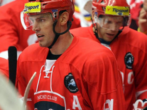 Hokejová extraliga začne na jihu Čech až příští úterý