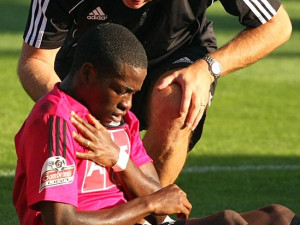 Fernando Tobias Hudson v péči týmového lékaře Martina Scheichla