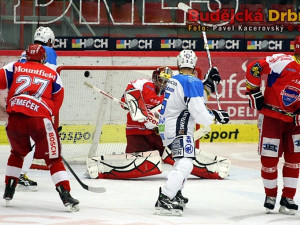 Ve druhé třetině se musel Jakub Kovář cítit jako na střelnici