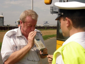 Nebezpečnou jízdu opilé řidičky ukončili českobudějovičtí dopravní policisté