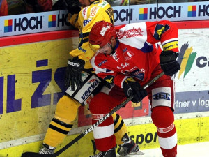Karel Kubát poznal, jak se hraje v NHL. Aleš Kotalík mu v tento moment moc prostoru ke hře nedal