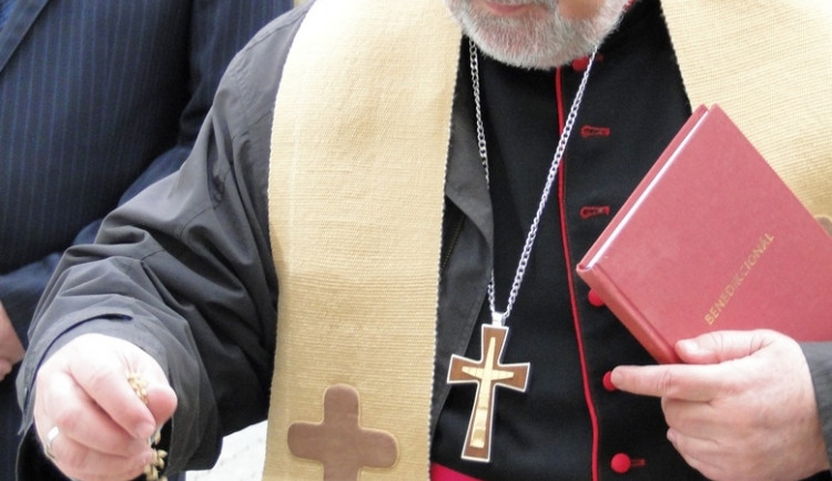 Žehnání se chopil sám biskup