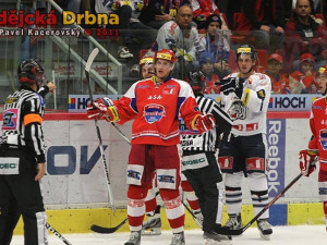 Všichni budějčtí hráči se vyloučení Lukáše Květoně divili, samotný útočník se verdiktu sudího musel smát