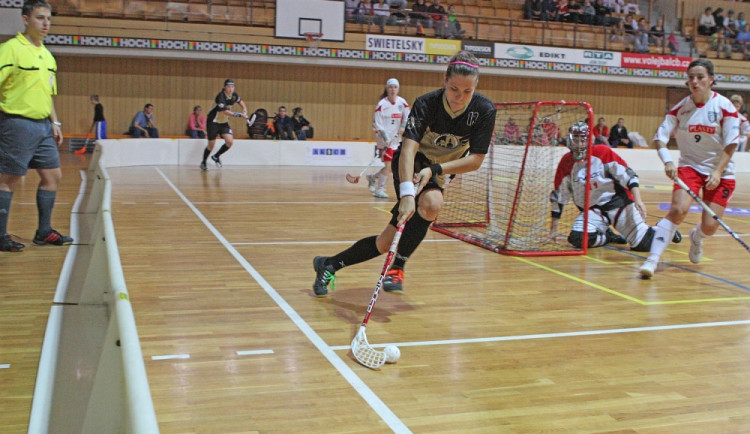 Adéla Paurová druhý zápas v Praze pro zranění nedohrála.