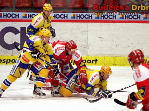 Roman Pšurný mezi zlínskou dvojicí Petr Holík (vlevo) a Tomáš Linhart