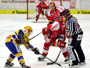 Mladíček Petr Holík na buly proti Aleši Kotalíkovi uspěl