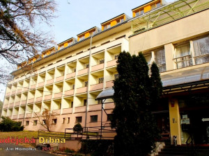 Seniory okrádala o jídlo čtveřice  zaměstnanců!