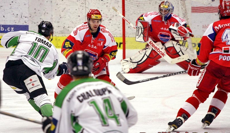 Tento projektil Romana Tomase ještě za Kovářovými zády neskončil, už za deset sekund se ale hosté radovali