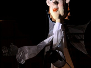 Po náměstí se v pondělí procházel anděl