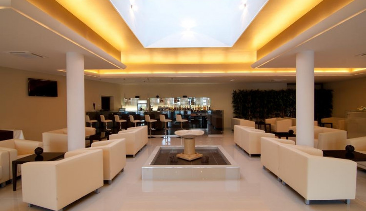 RRC Hluboká - foyer, recepce, Lobby bar