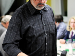 Hlasování se zůčastnil také jeden z kandidátů na funkci rektora, prof. RNDr. Libor Grubhoffer, CSc.