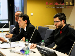 Celé složení předsednictva Akademického senátu, zleva: JUDr. Rudolf Hrubý, doc. PaedDr. Michal Bauer, Ph.D a Ing. Jakub Vondruška