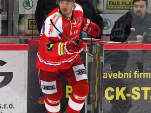 Aleš Kotalík se vrací po čtyřminutovém trestu na led