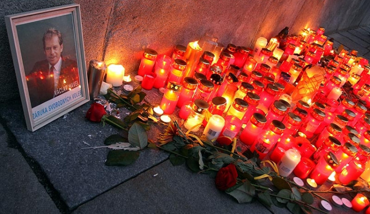 Pietní místo před budějckou radnicí