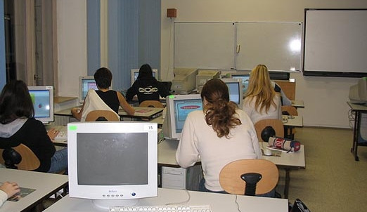 Obchodní akademie v Husově ulici