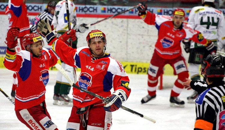 Lukáš Květoň (v popředí) poslal svůj tým do rychlého vedení