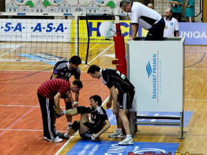 Univerzál Jakub Novotný si v prvním setu poranil kotník a zápas již nedohrál