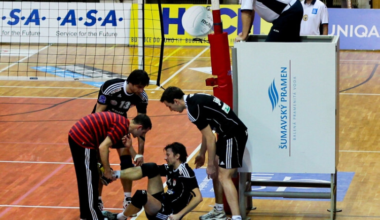 Univerzál Jakub Novotný si v prvním setu utkání proti Liberci poranil kotník a zápas již nedohrál