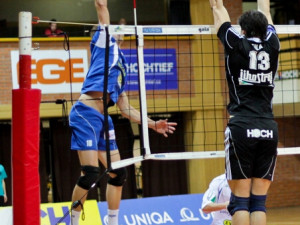 Smečař Tomáš Fila na bloku