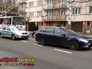 Ke střetu osobního vozidla s chodcem došlo na Lidické třídě