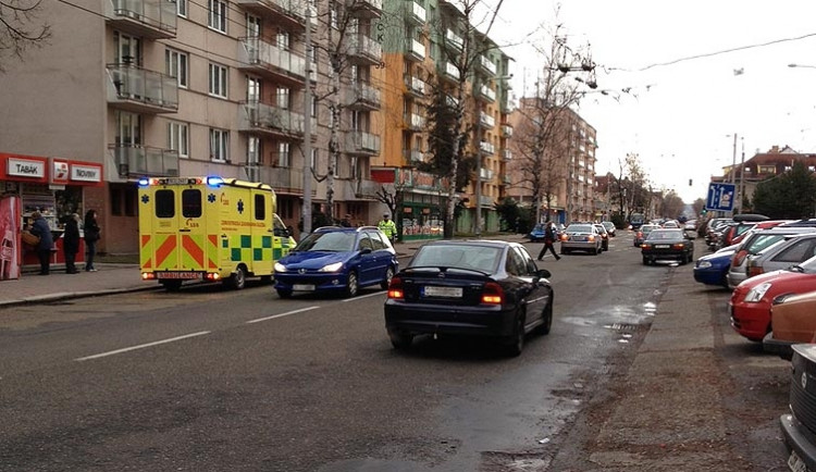 Ke střetu osobního vozidla s chodcem došlo na Lidické třídě