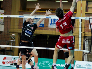 Richard Mauler se snaží propálit Radka Macha a Andyho Rojase