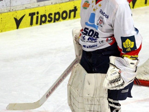 Strůjcem pardubického úspěchu na ledě Budvar arény byl gólman Martin Růžička