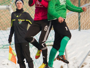 Hlavičkový souboj Zdeňka Ondráška s Jakubem Zatloukalem