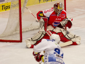 S Němcovou střelou neměl budějcký brankář Kovář problémy