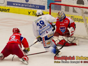 V této šanci vychytal Petrovického i za pomoci obránce Ptáčka budějcký brankář Kovář